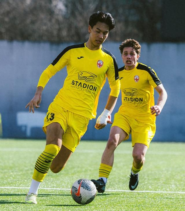 罕见！伯恩利为18岁张家鸣支付约31万欧：即将获得劳工证！|辽宁|辽宁铁人|青训|铁人|塞尔维亚_新浪体育_新浪新闻