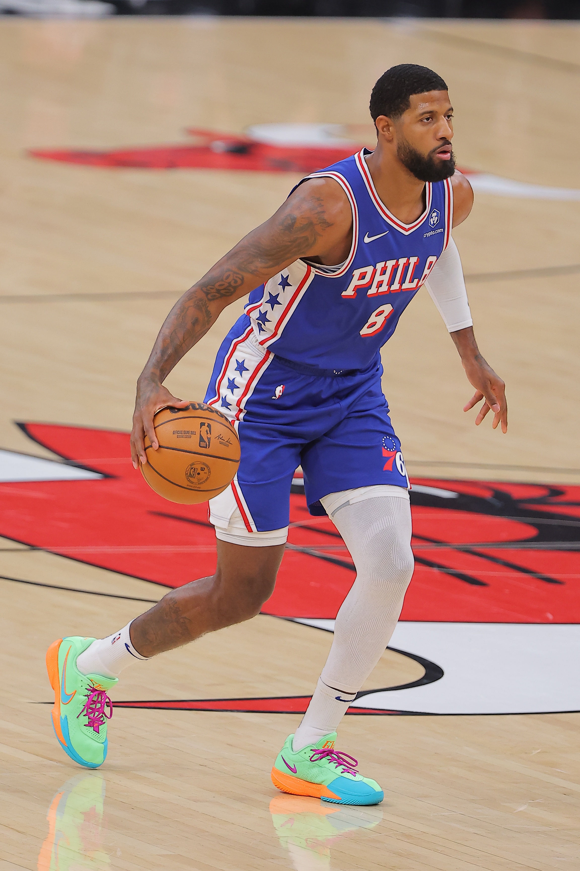 下半场有些乏力！乔治11中5拿到14分7板2助 下半场仅得2分