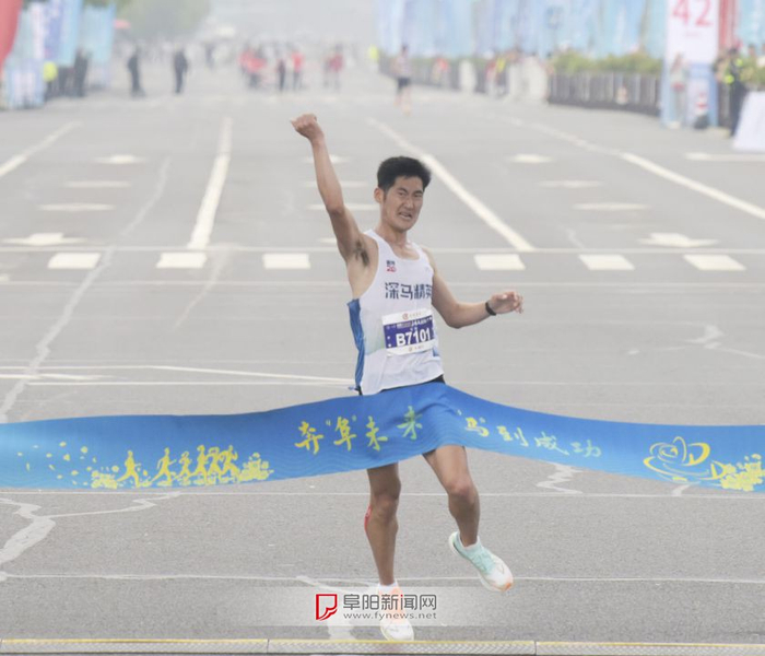 bifa必发体育平台-霸气撞线！ 两项纪录被刷新|马拉松|阜阳|安振|吴正林|马拉松赛事_新浪体育_新浪新闻